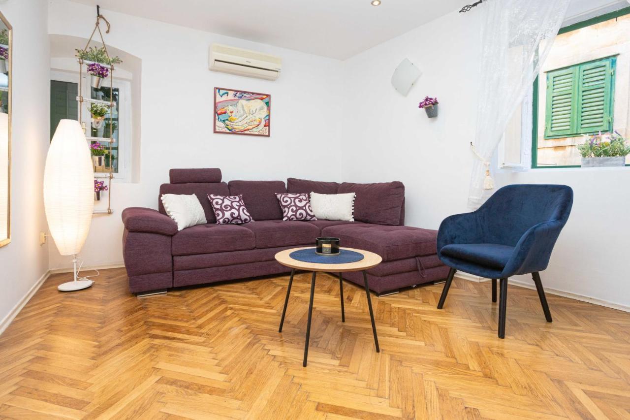 Daloro Suite Split Luaran gambar