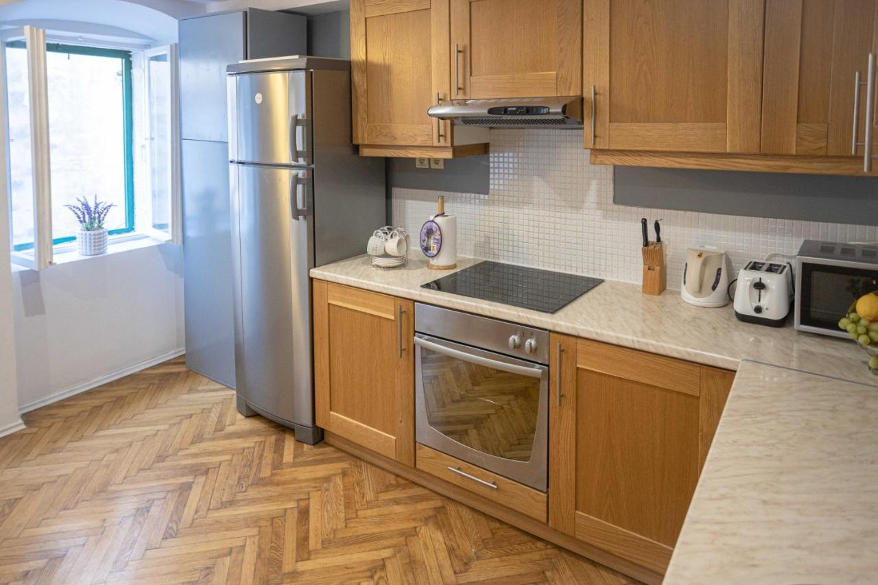 Daloro Suite Split Luaran gambar