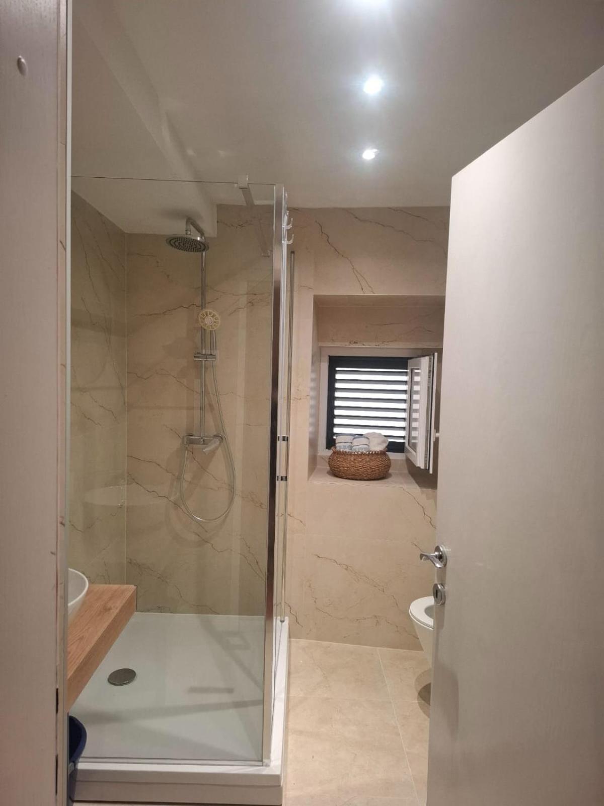 Daloro Suite Split Luaran gambar
